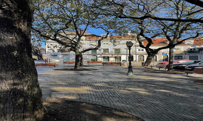 Paço da Rainha e Largo do Mitelo